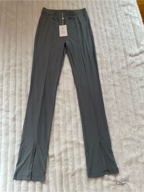 Ruve Women's Gray Slim Stretch Knit Pants